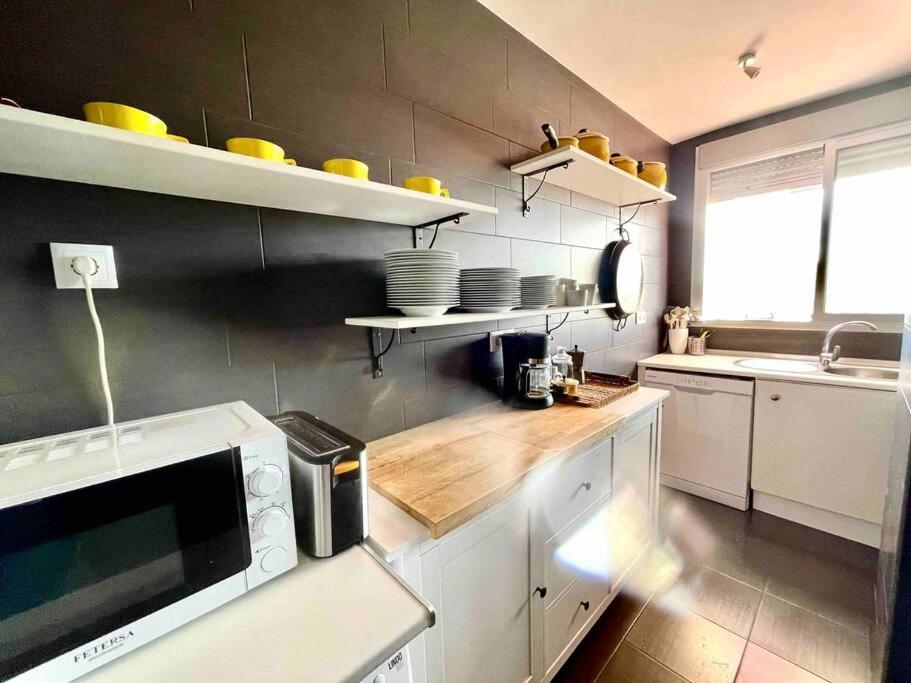 Wonderful Penthouse By The Sea Apartment Lepe Exterior photo